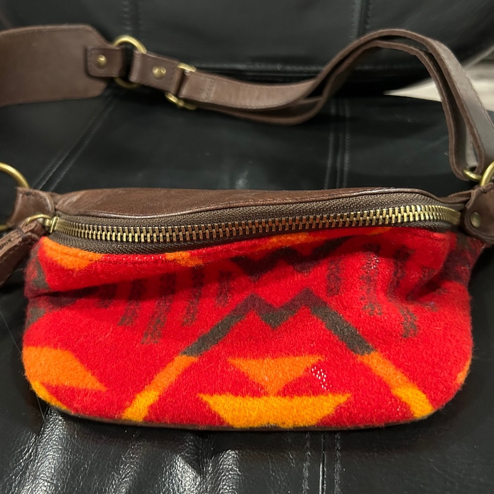 Pendleton Brown And Red Patterned Cowhide Leather… - image 2